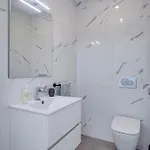 Luxury Beachfront 2bd Ac Wifi Ocean Balcony