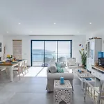 Luxury Beachfront 2bd Ac Wifi Ocean Balcony 아파트 Armação de Pêra