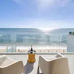 Luxury Beachfront 2bd Ac Wifi Ocean Balcony 아파트 Armação de Pêra