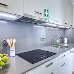Luxury Beachfront 2bd Ac Wifi Ocean Balcony