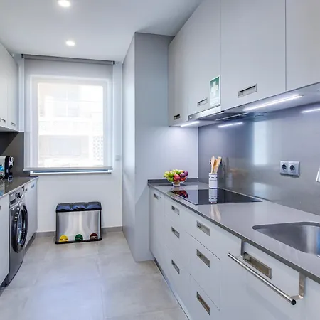 Апартаменты Premium Beachfront 2bd Ac Wifi Ocean Balcony Армасан-де-Пера