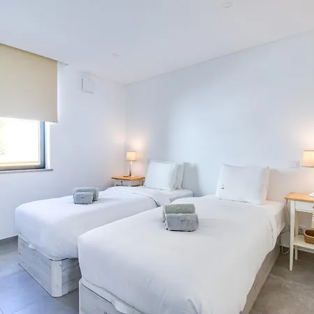 Апартаменты Premium Beachfront 2bd Ac Wifi Ocean Balcony Армасан-де-Пера