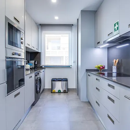 Апартаменты Premium Beachfront 2bd Ac Wifi Ocean Balcony Армасан-де-Пера