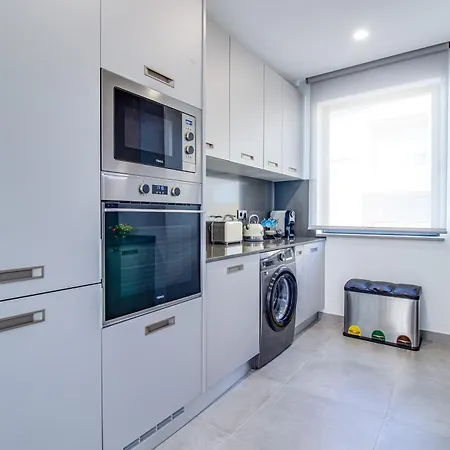 Premium Beachfront 2bd Ac Wifi Ocean Balcony Армасан-де-Пера