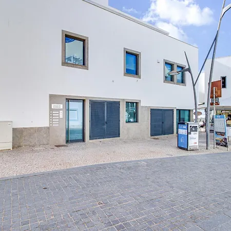 Апартаменты Premium Beachfront 2bd Ac Wifi Ocean Balcony Армасан-де-Пера