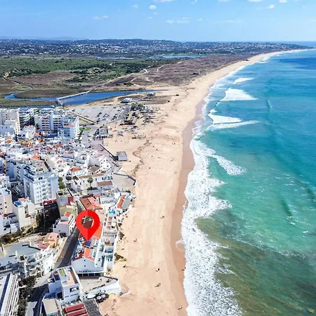 Апартаменты Premium Beachfront 2bd Ac Wifi Ocean Balcony