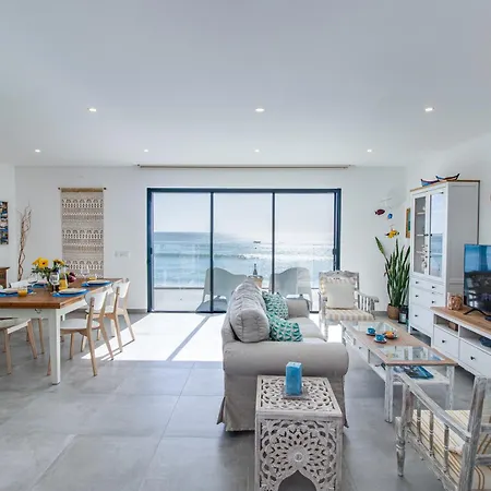 Premium Beachfront 2bd Ac Wifi Ocean Balcony Апартаменты Армасан-де-Пера