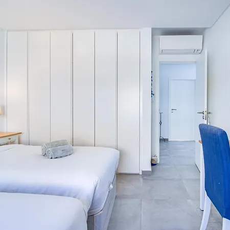 Апартаменты Premium Beachfront 2bd Ac Wifi Ocean Balcony *